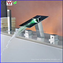 China grifo de la bañera LED del baño y ducha grifo (FD15300F)